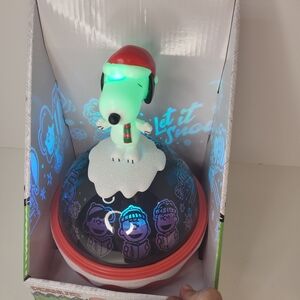Peanuts Snoopy LED Light-Up “Let It Snow” Dome • Christmas Décor NWT